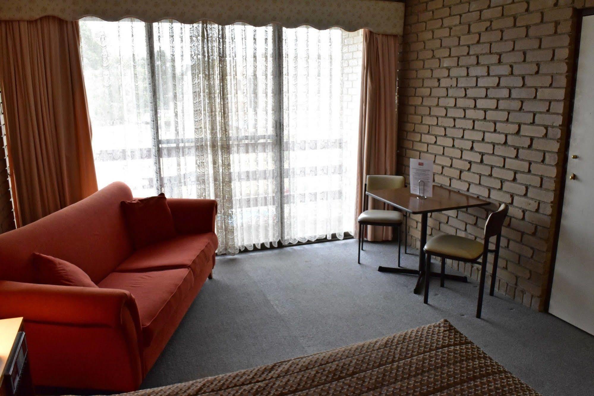 The Black Bull Motel Traralgon Extérieur photo