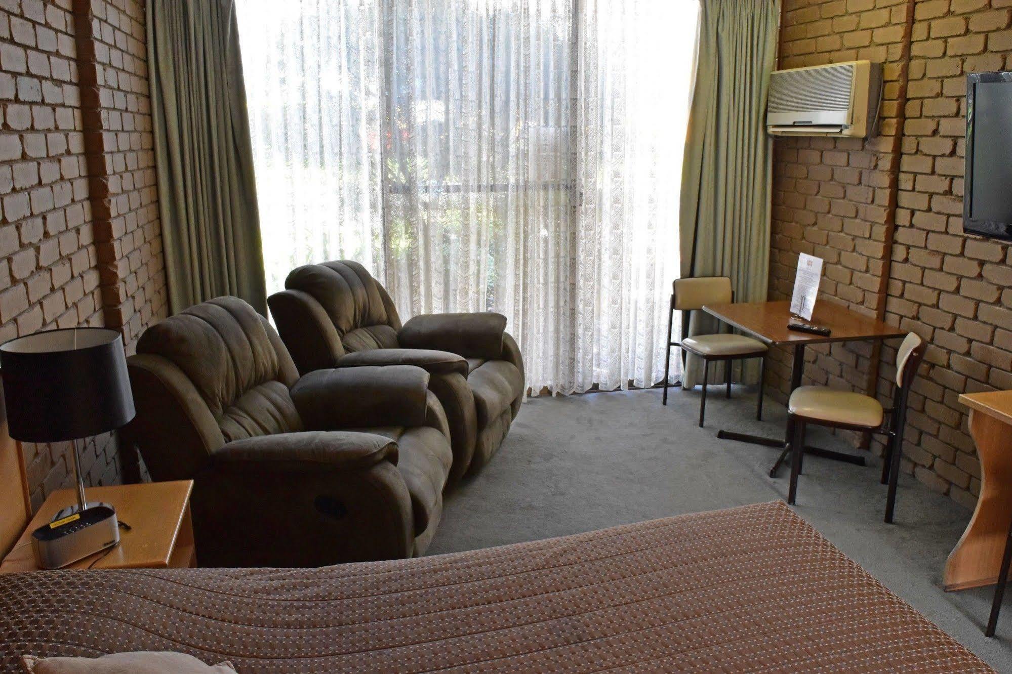 The Black Bull Motel Traralgon Extérieur photo
