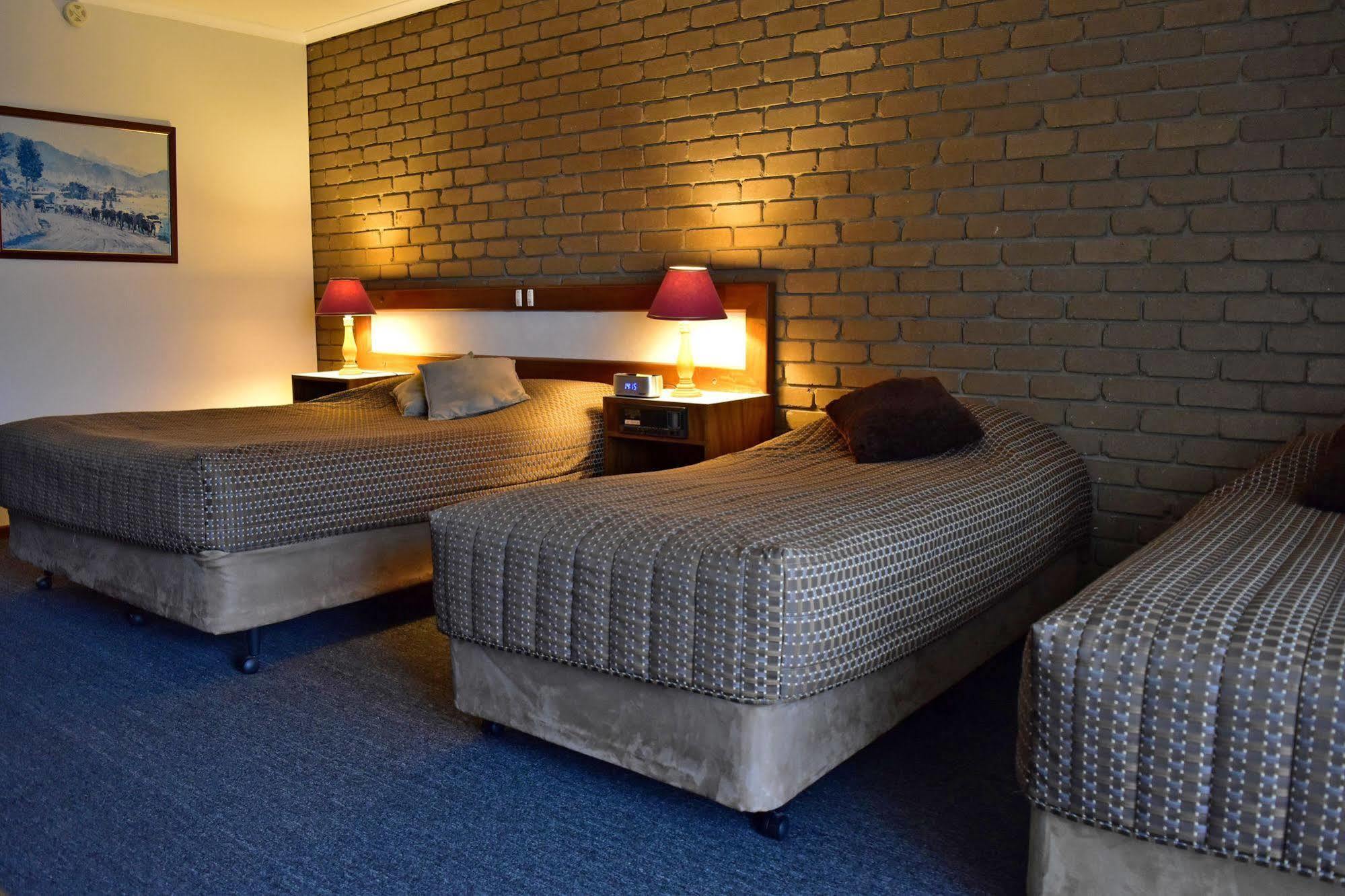 The Black Bull Motel Traralgon Extérieur photo