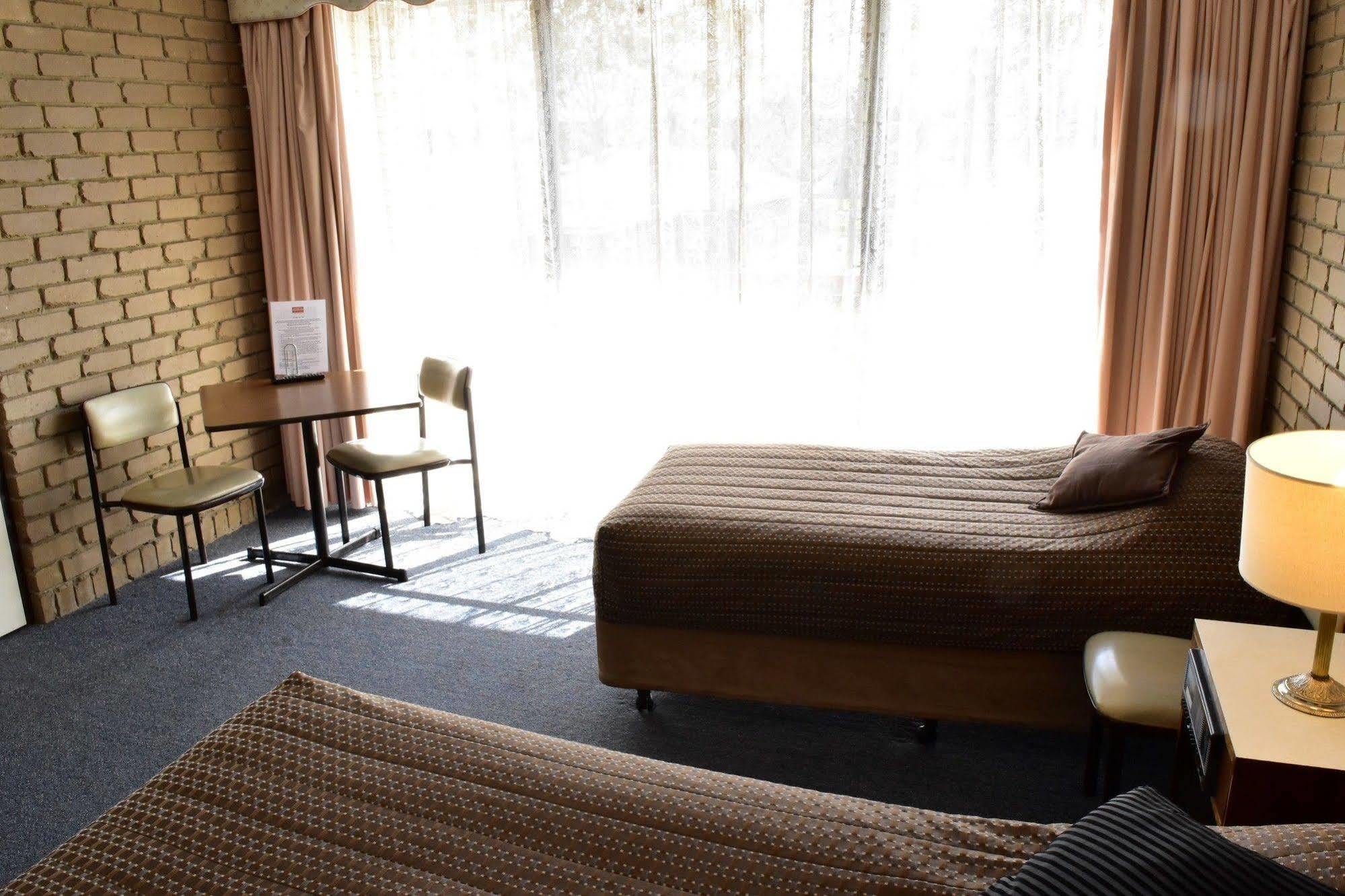 The Black Bull Motel Traralgon Extérieur photo