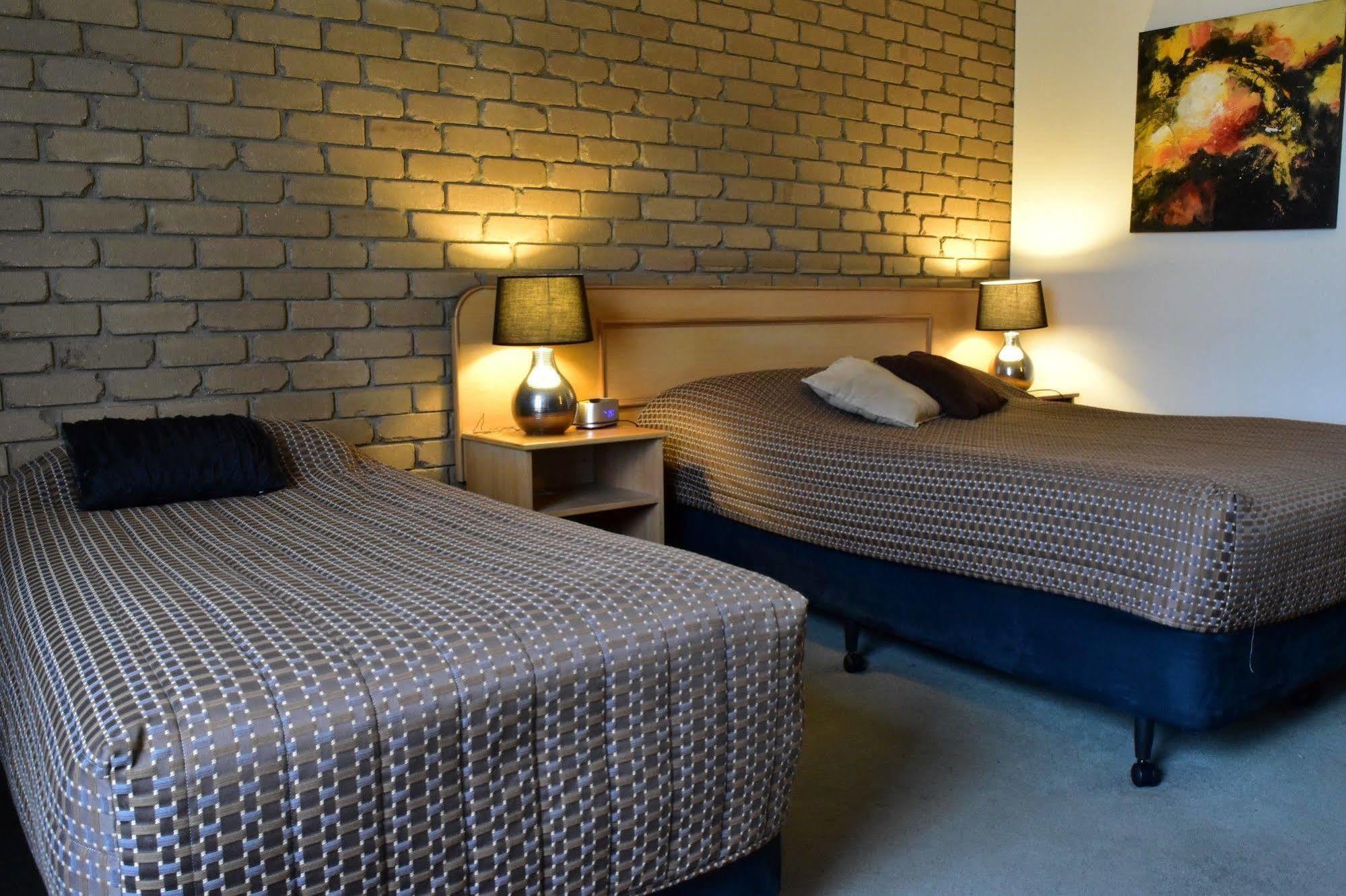 The Black Bull Motel Traralgon Extérieur photo