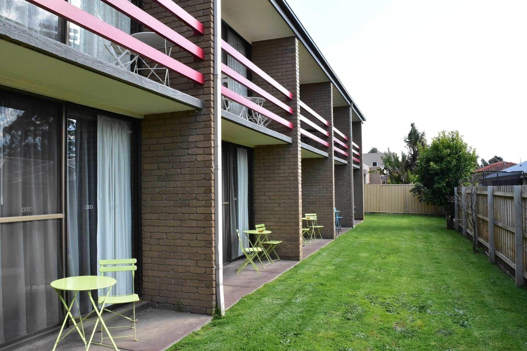 The Black Bull Motel Traralgon Extérieur photo